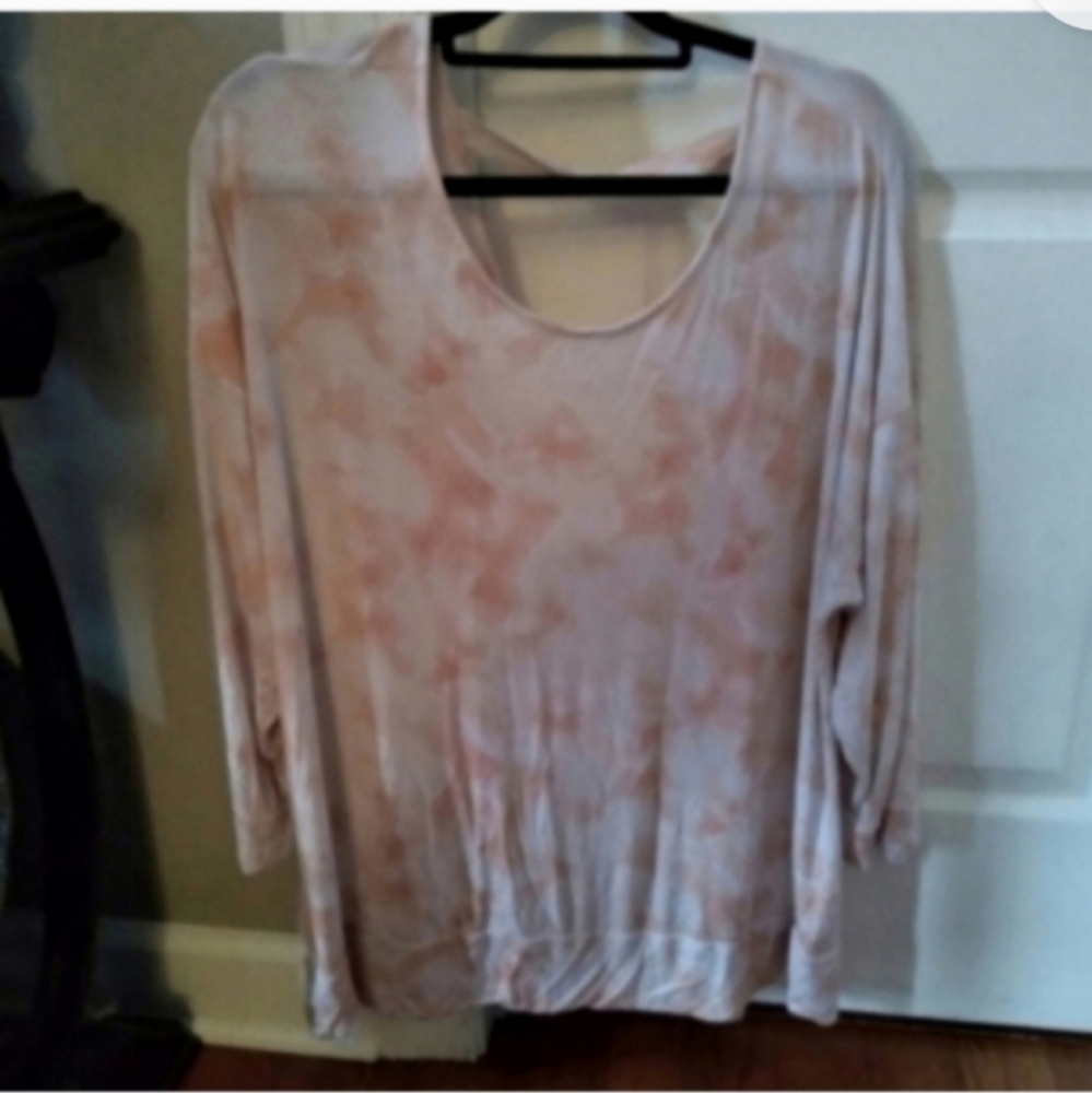 Live Well Lounge Women's Beige & Orange Tie-Dye Top 1X. Casual Festival Spring